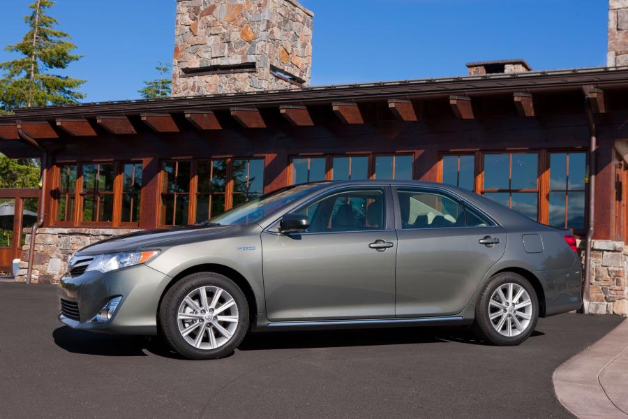  Toyota Camry Hybrid 2012 года  (фото 56 из 71)